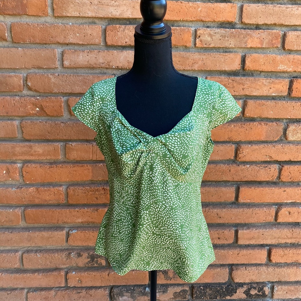 🌟Ann Taylor Loft🌟 Green White Sleeveless Blouse